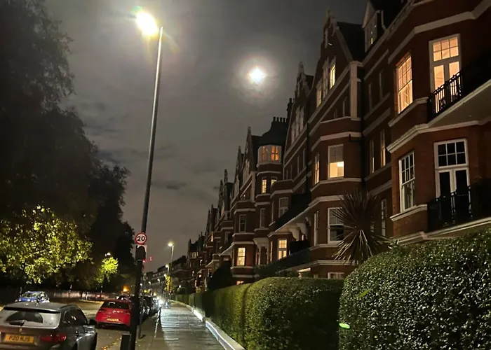 Heart Of London In Battersea